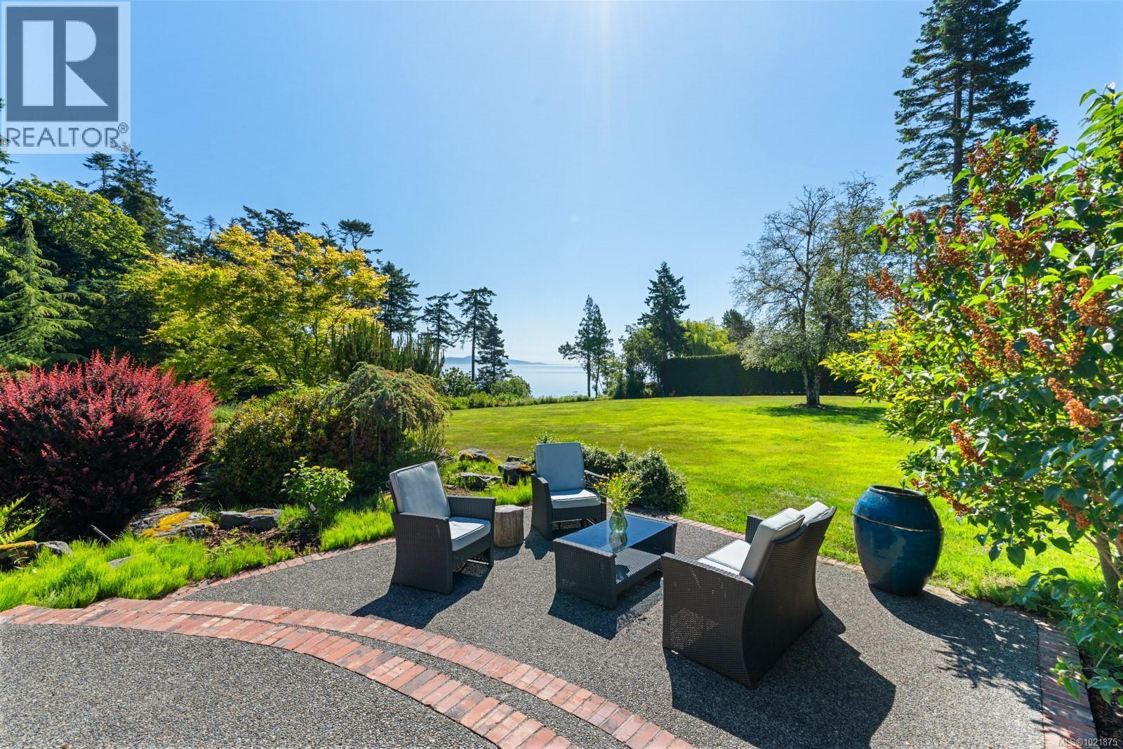 5605 Parker Ave, Saanich