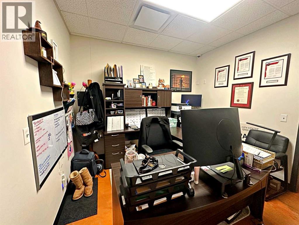 9904 Franklin Avenue, Fort McMurray