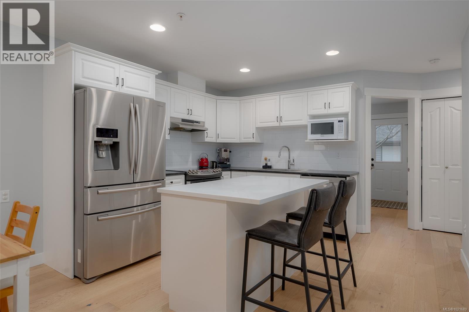 101 211 Victoria Rd, Nanaimo