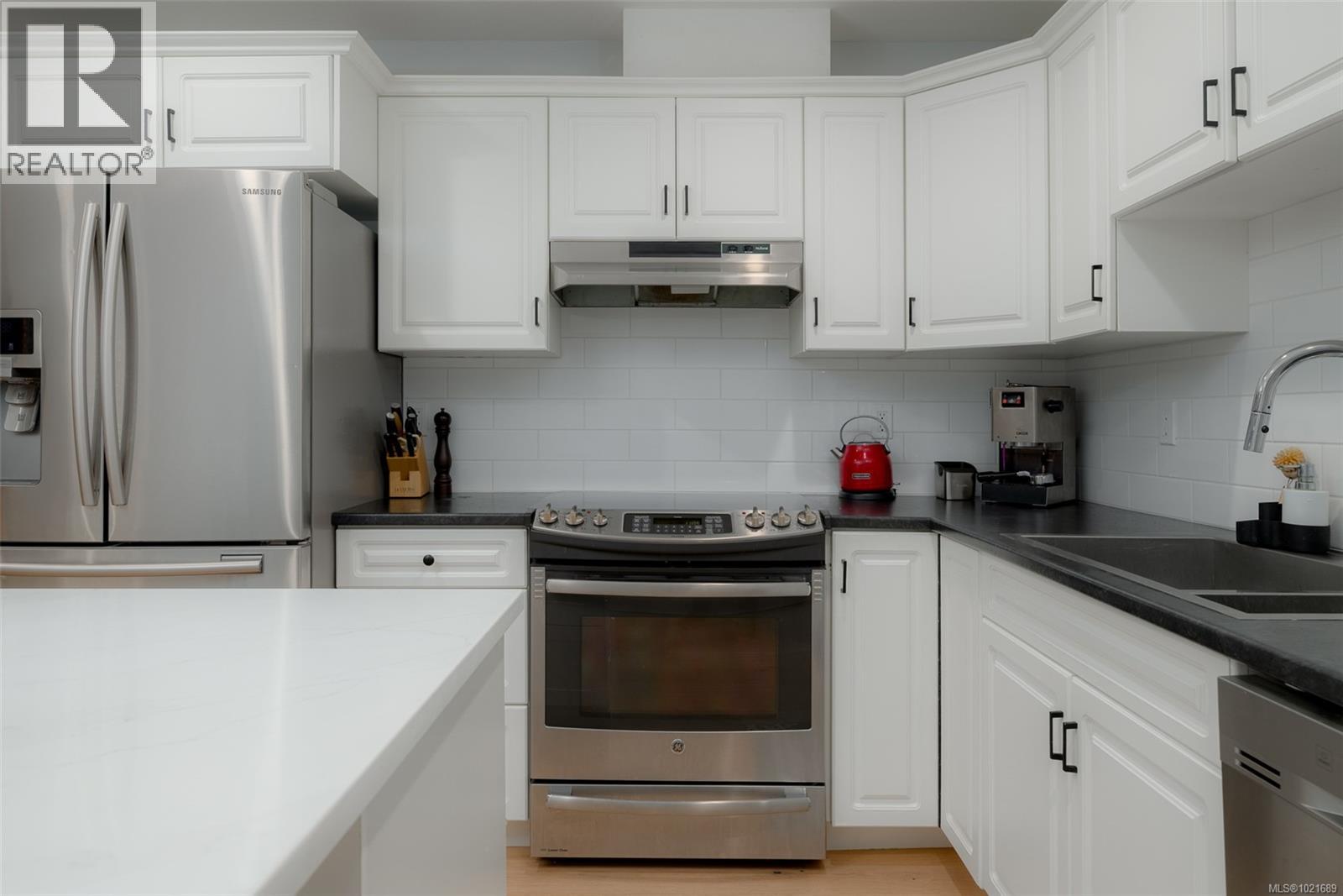 101 211 Victoria Rd, Nanaimo