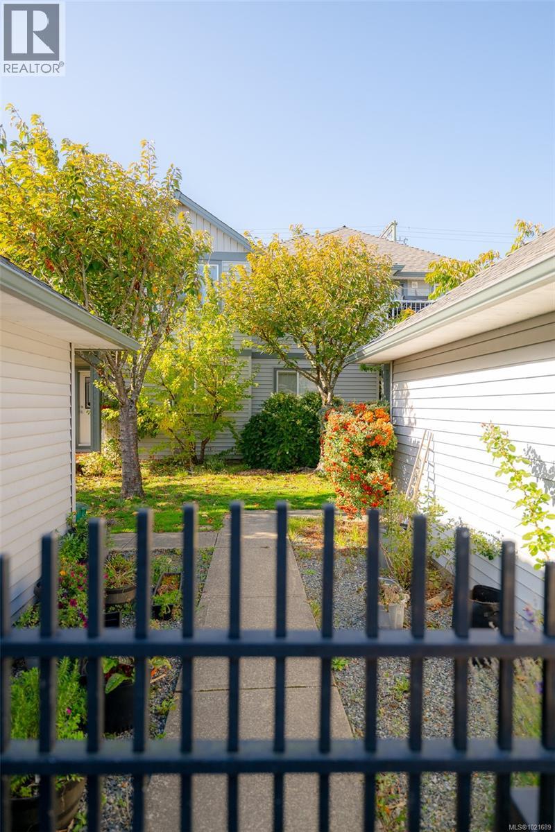 101 211 Victoria Rd, Nanaimo