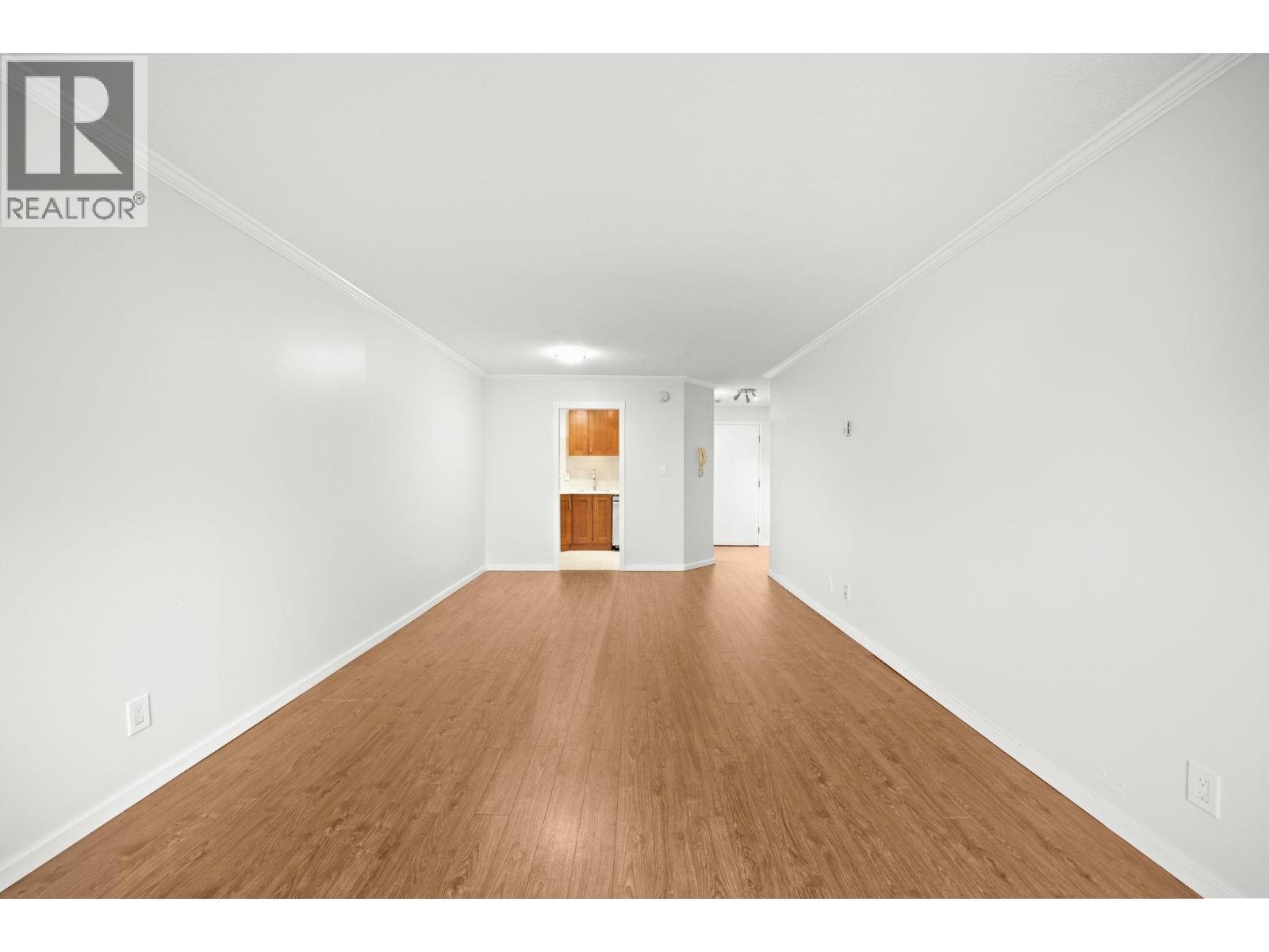 213 436 SEVENTH STREET, New Westminster