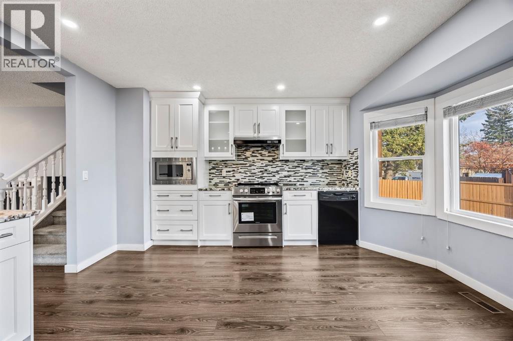 Single Family House 4 Level for Sale in  Templewood Road NE Temple Calgary 