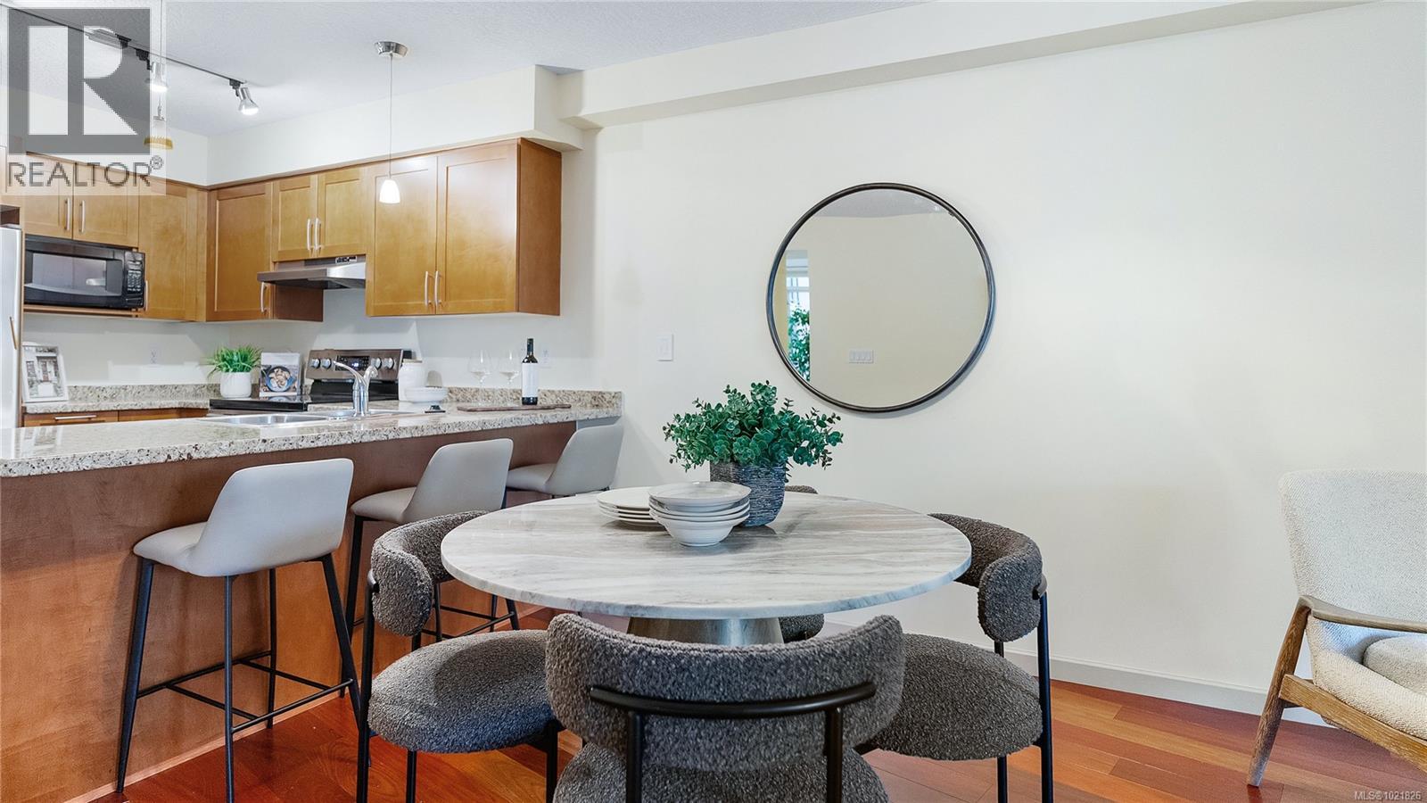 409 827 Fairfield Rd, Victoria