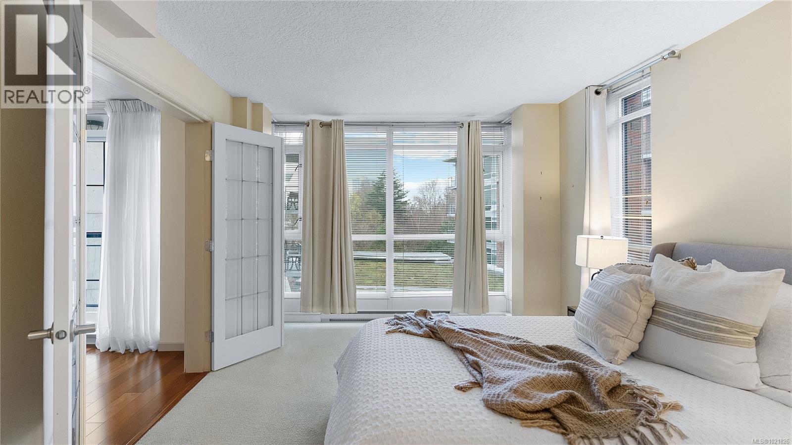 409 827 Fairfield Rd, Victoria