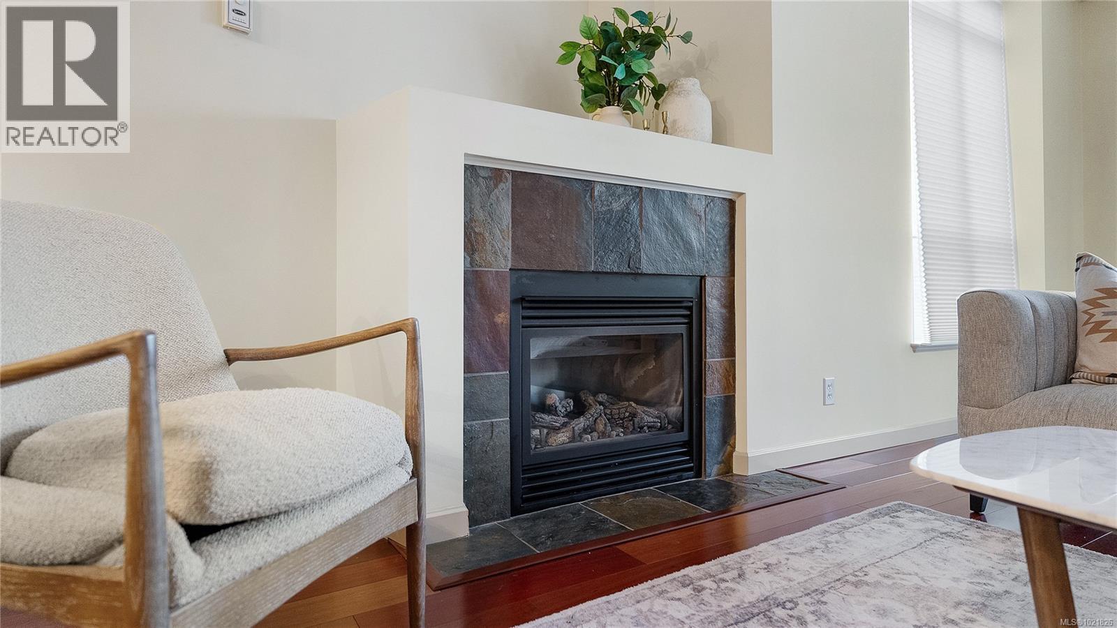 409 827 Fairfield Rd, Victoria