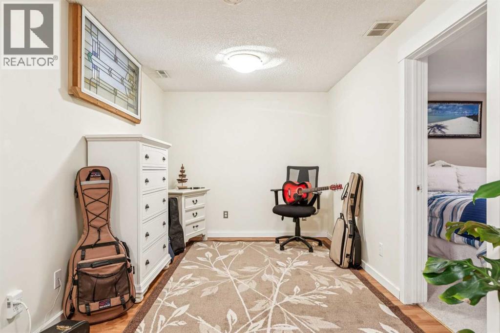 Single Family House Bungalow for Sale in   Avenue NW Bowness Calgary 