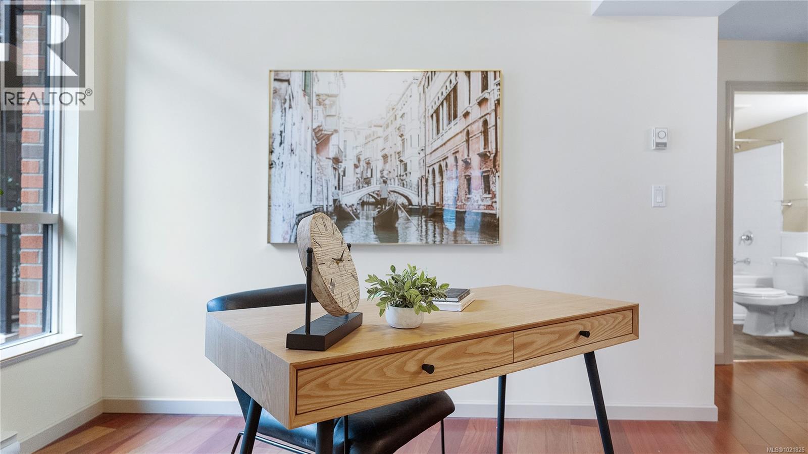 409 827 Fairfield Rd, Victoria