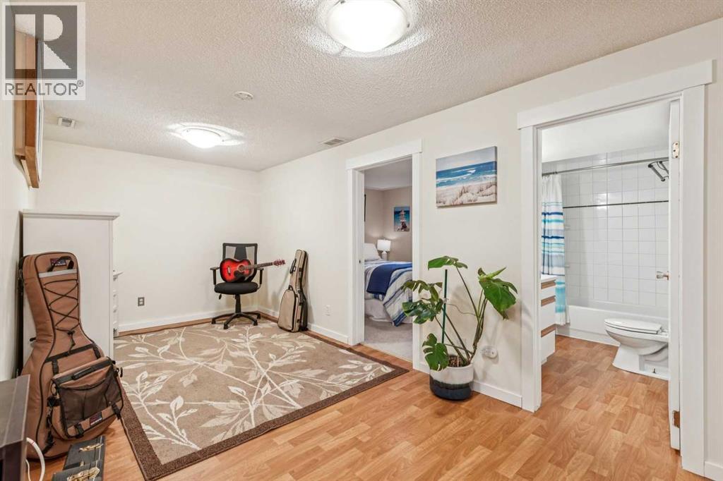 Single Family House Bungalow for Sale in   Avenue NW Bowness Calgary 