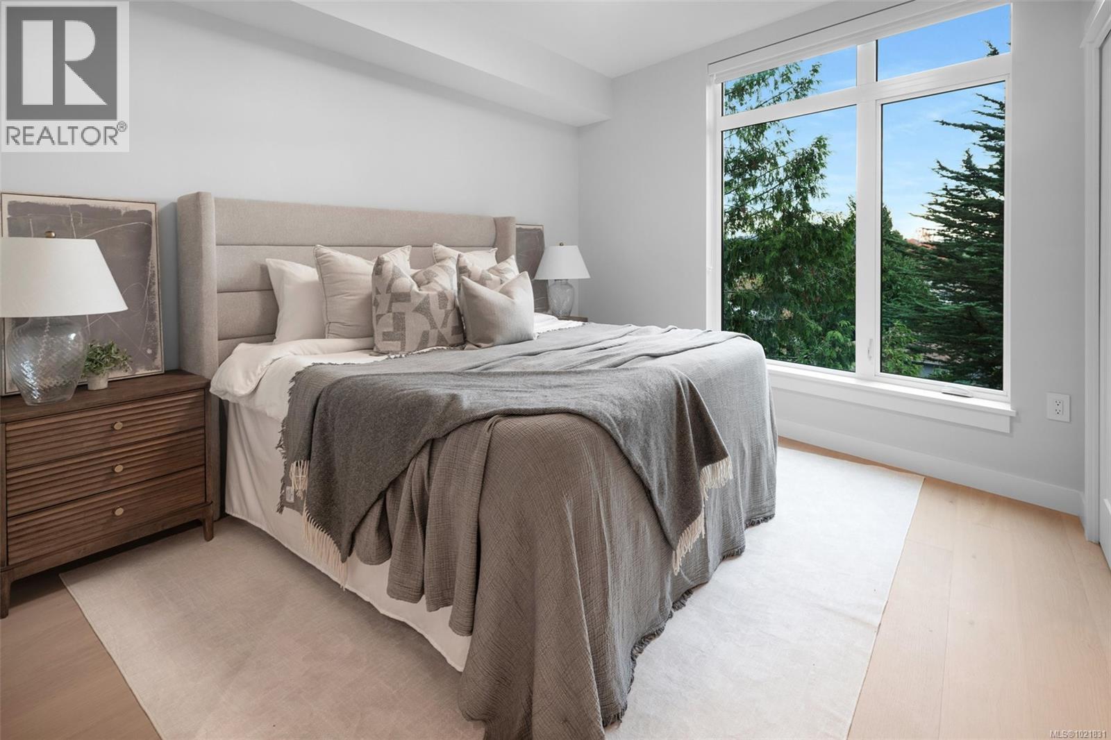 206 5229 Cordova Bay Road, Saanich