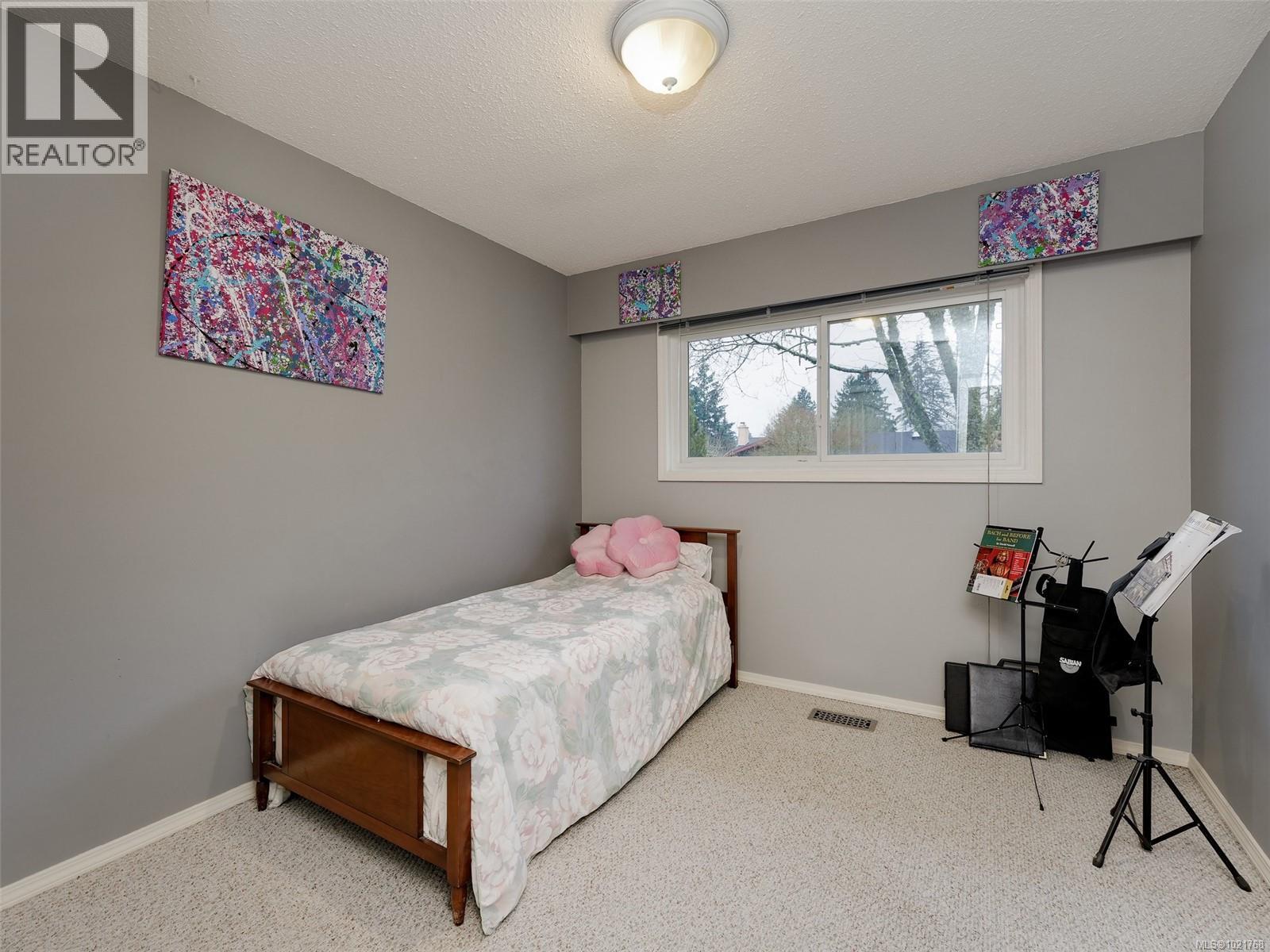 1018 Damelart Way, Central Saanich