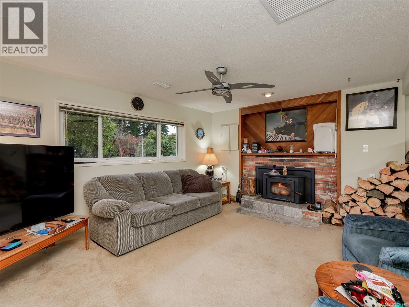 1018 Damelart Way, Central Saanich