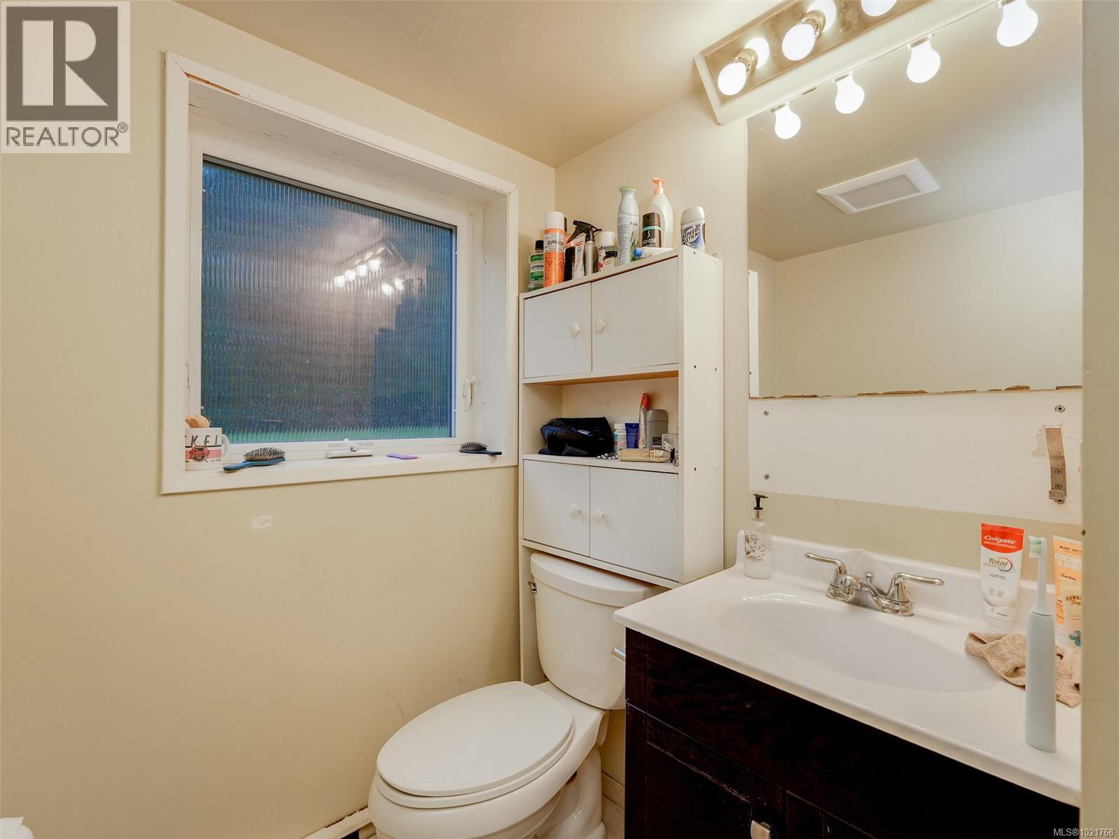 1018 Damelart Way, Central Saanich