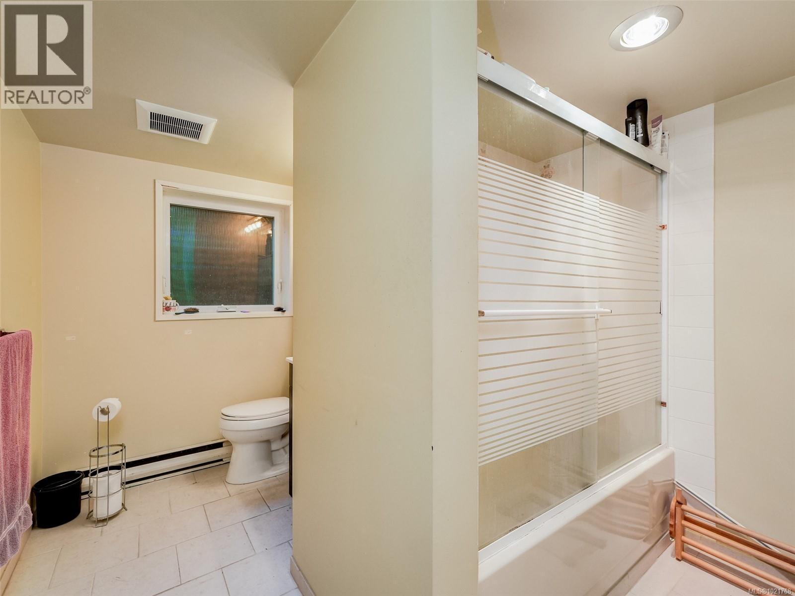 1018 Damelart Way, Central Saanich