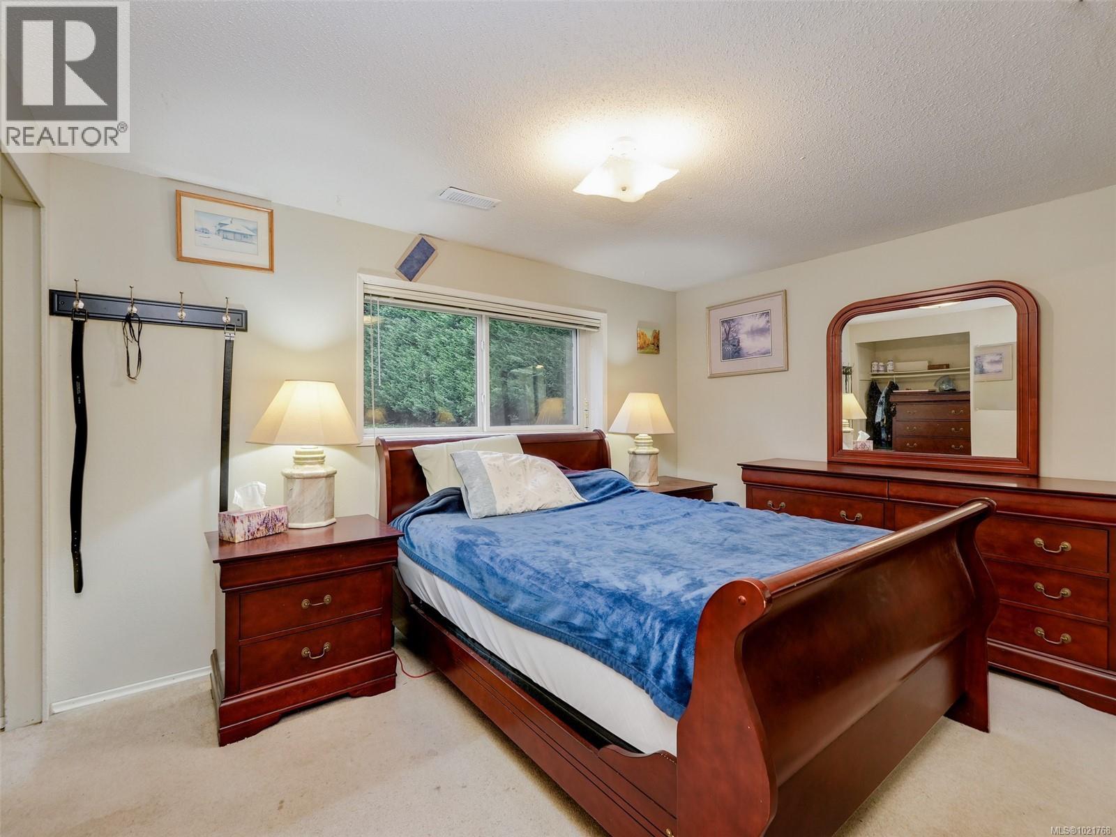 1018 Damelart Way, Central Saanich