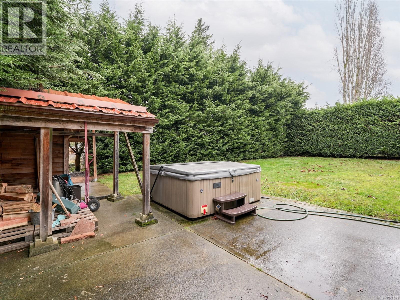 1018 Damelart Way, Central Saanich