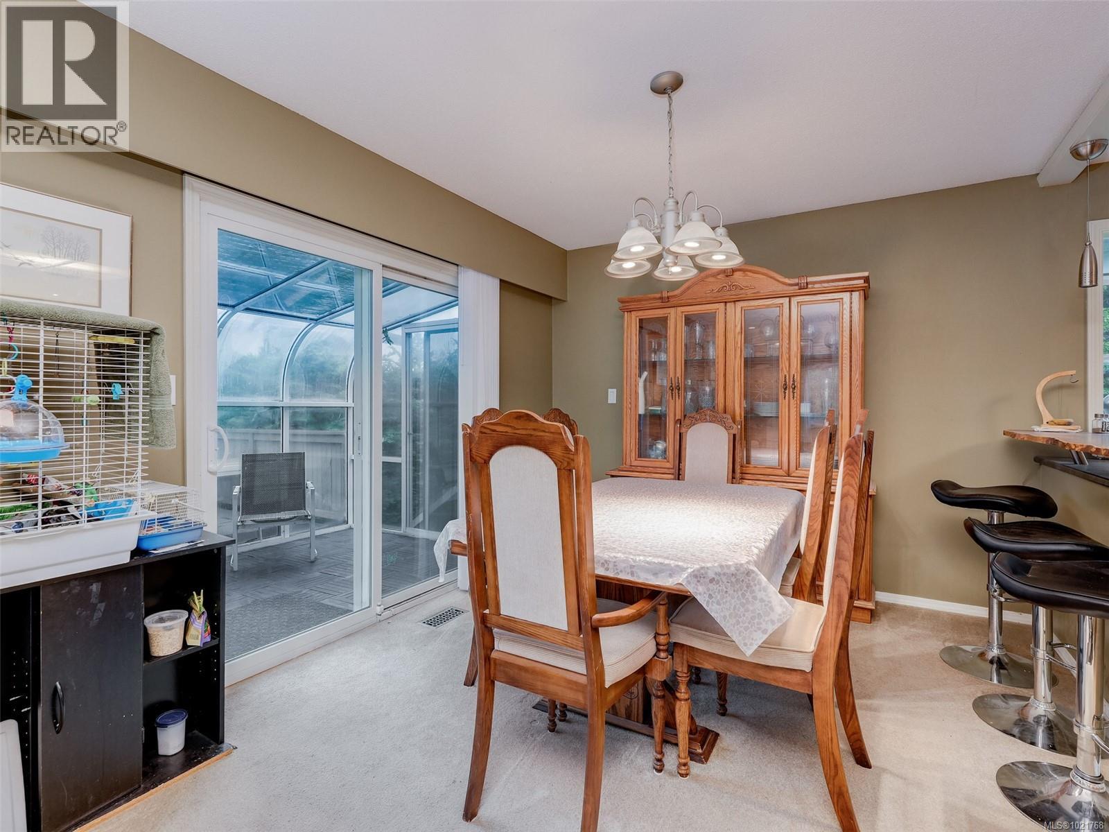 1018 Damelart Way, Central Saanich