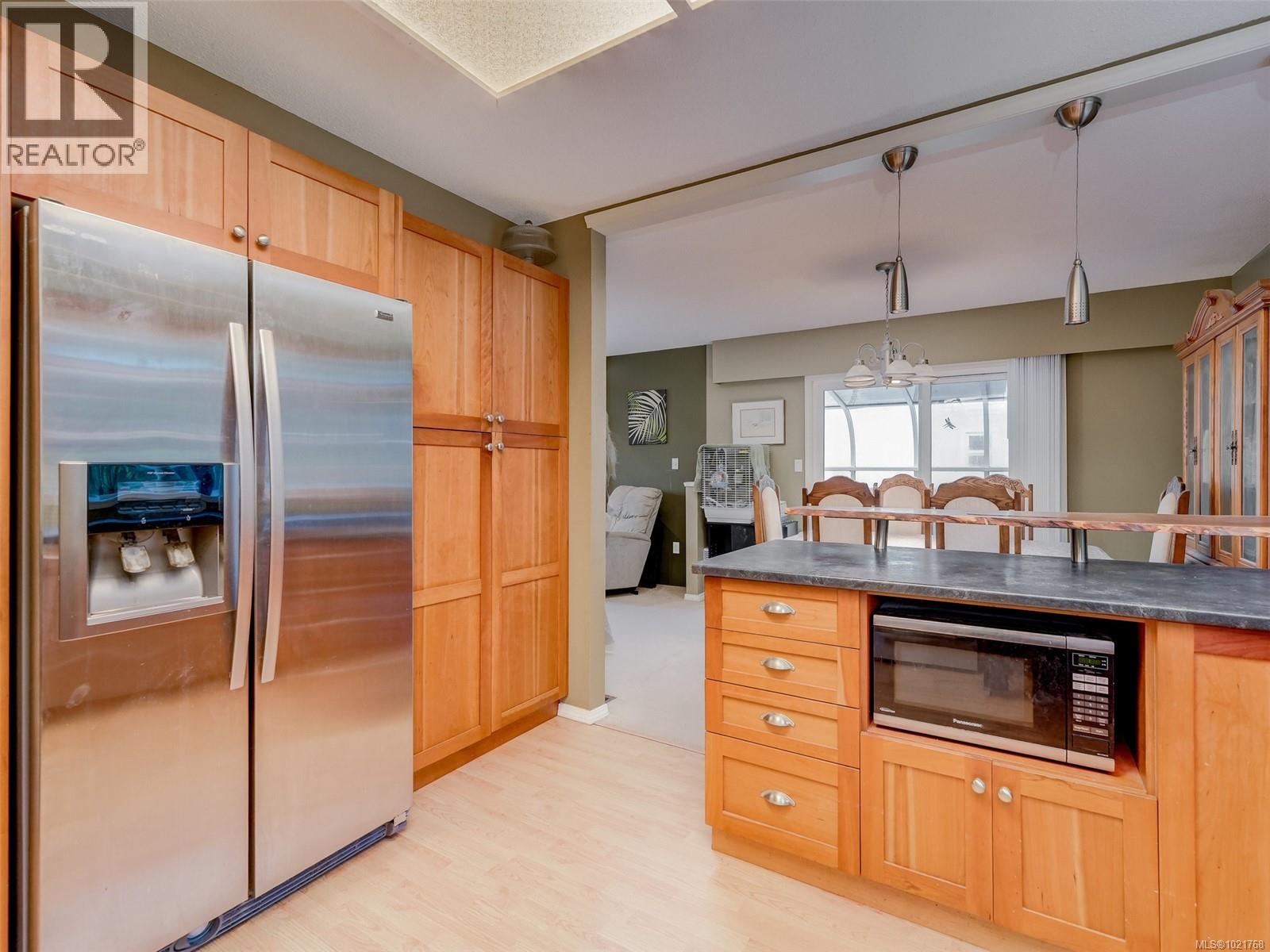 1018 Damelart Way, Central Saanich