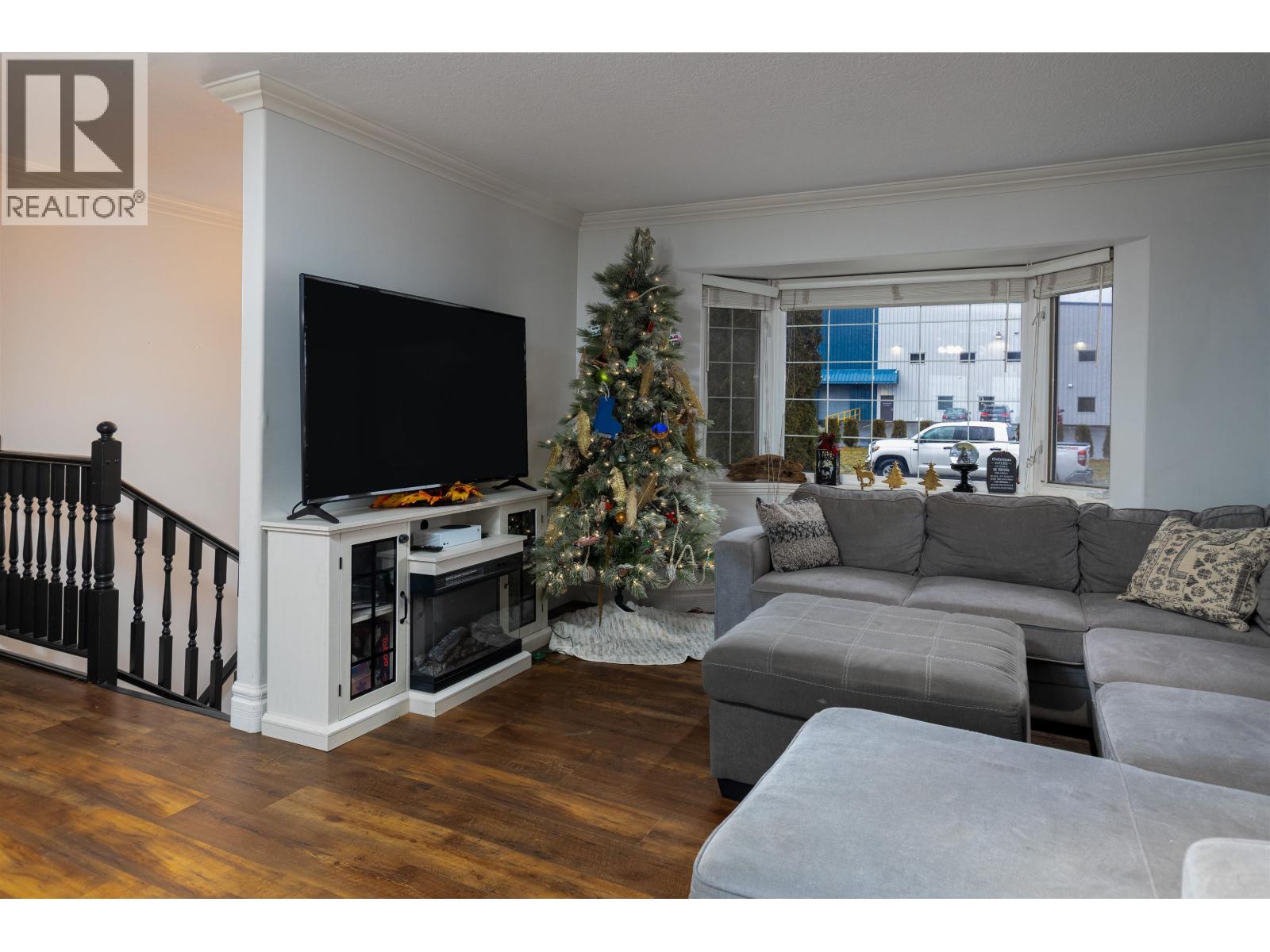 4813 POHLE Avenue, Terrace