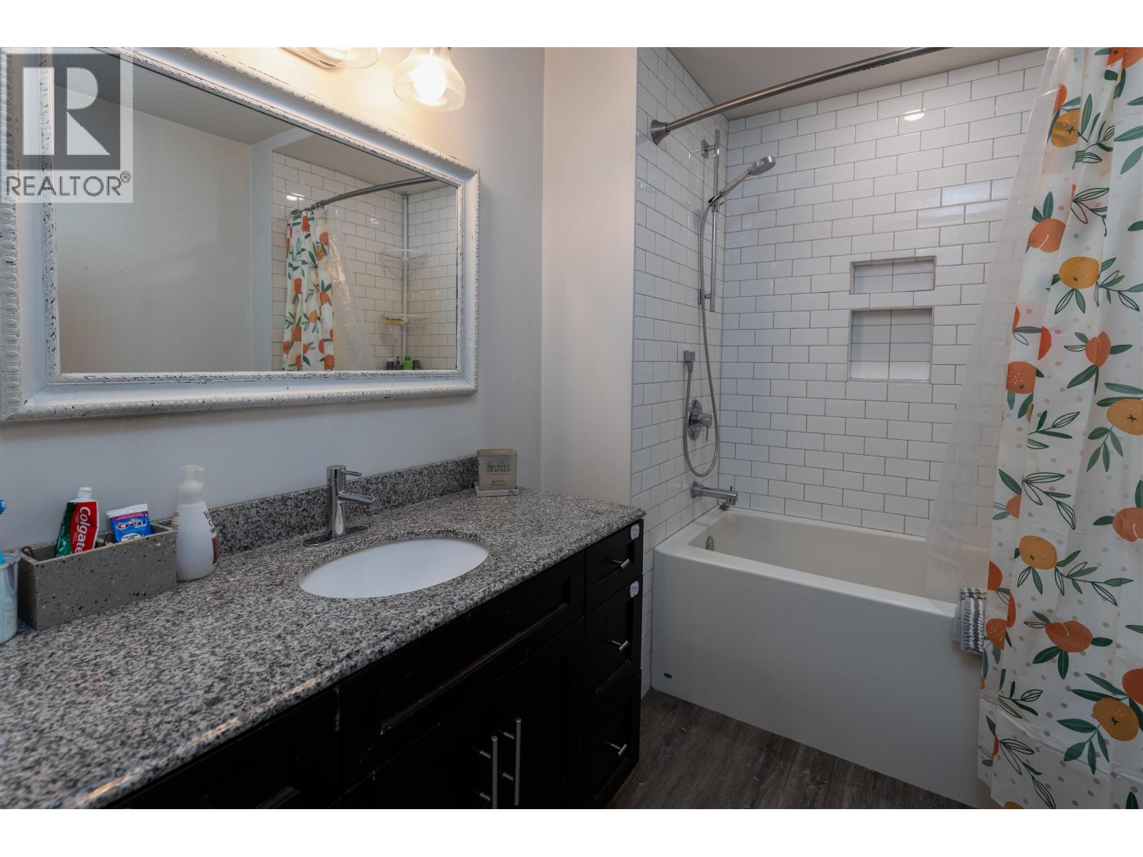 4813 POHLE Avenue, Terrace