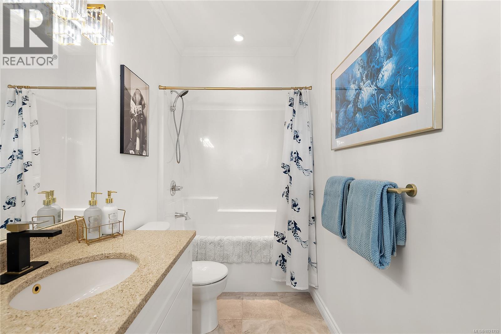 PH403 2409 Bevan Ave, Sidney