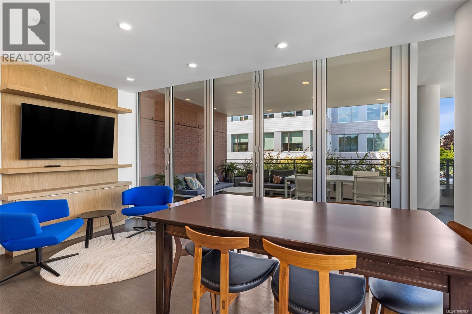 304 550 Michigan St, Victoria