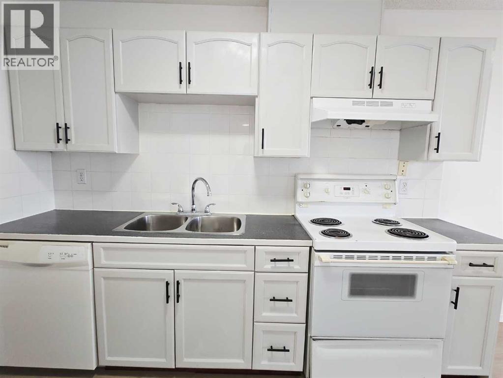 Single Family House for Sale in   Centre Street NW Huntington Hills Calgary 