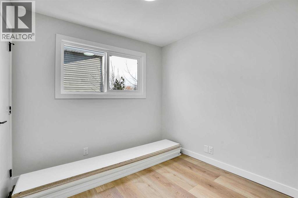 Single Family House 4 Level for Sale in  Castleglen Way NE Castleridge Calgary 