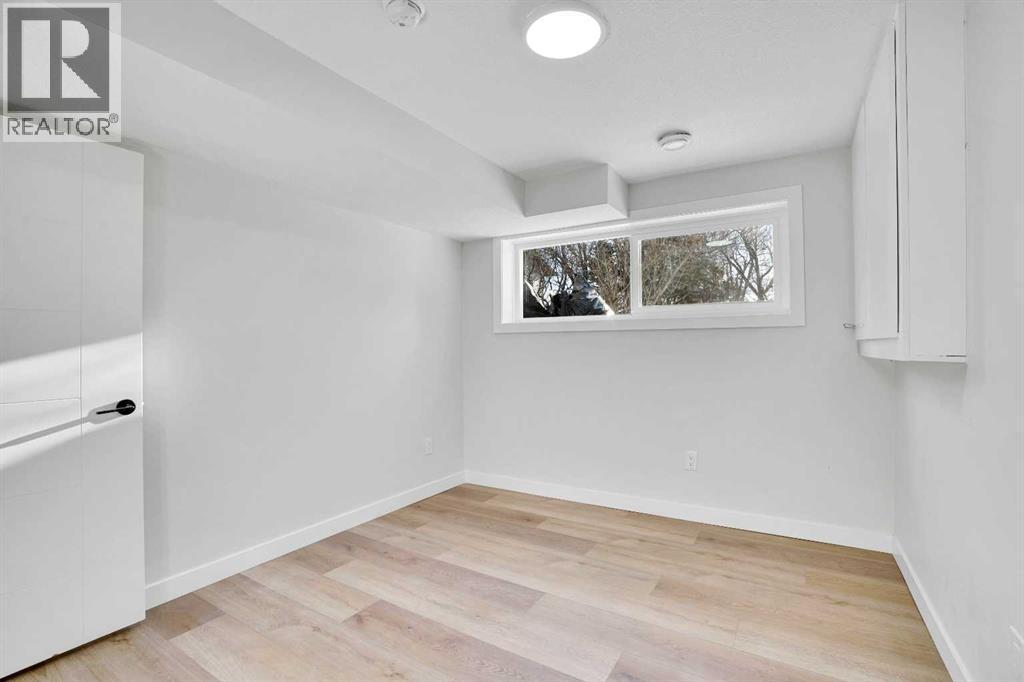 Single Family House 4 Level for Sale in  Castleglen Way NE Castleridge Calgary 