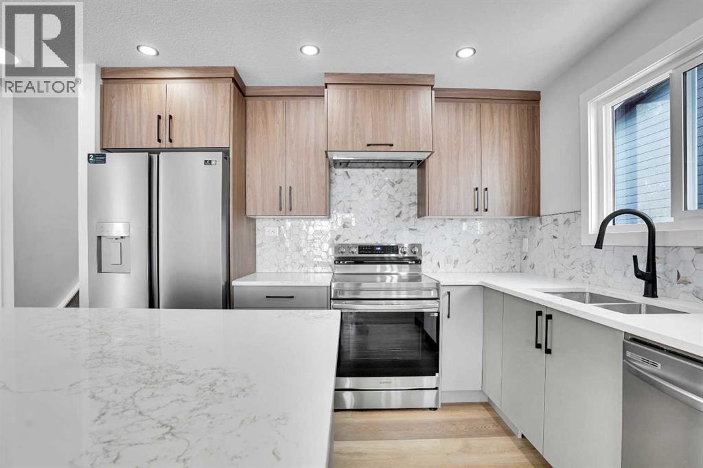 Single Family House 4 Level for Sale in  Castleglen Way NE Castleridge Calgary 