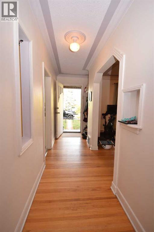 Single Family House for Sale in main floor   Street NW Capitol Hill Calgary 