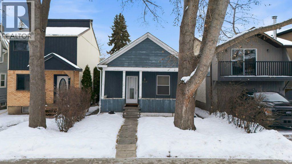 Single Family House Bungalow for Sale in   Avenue NW Capitol Hill Calgary 