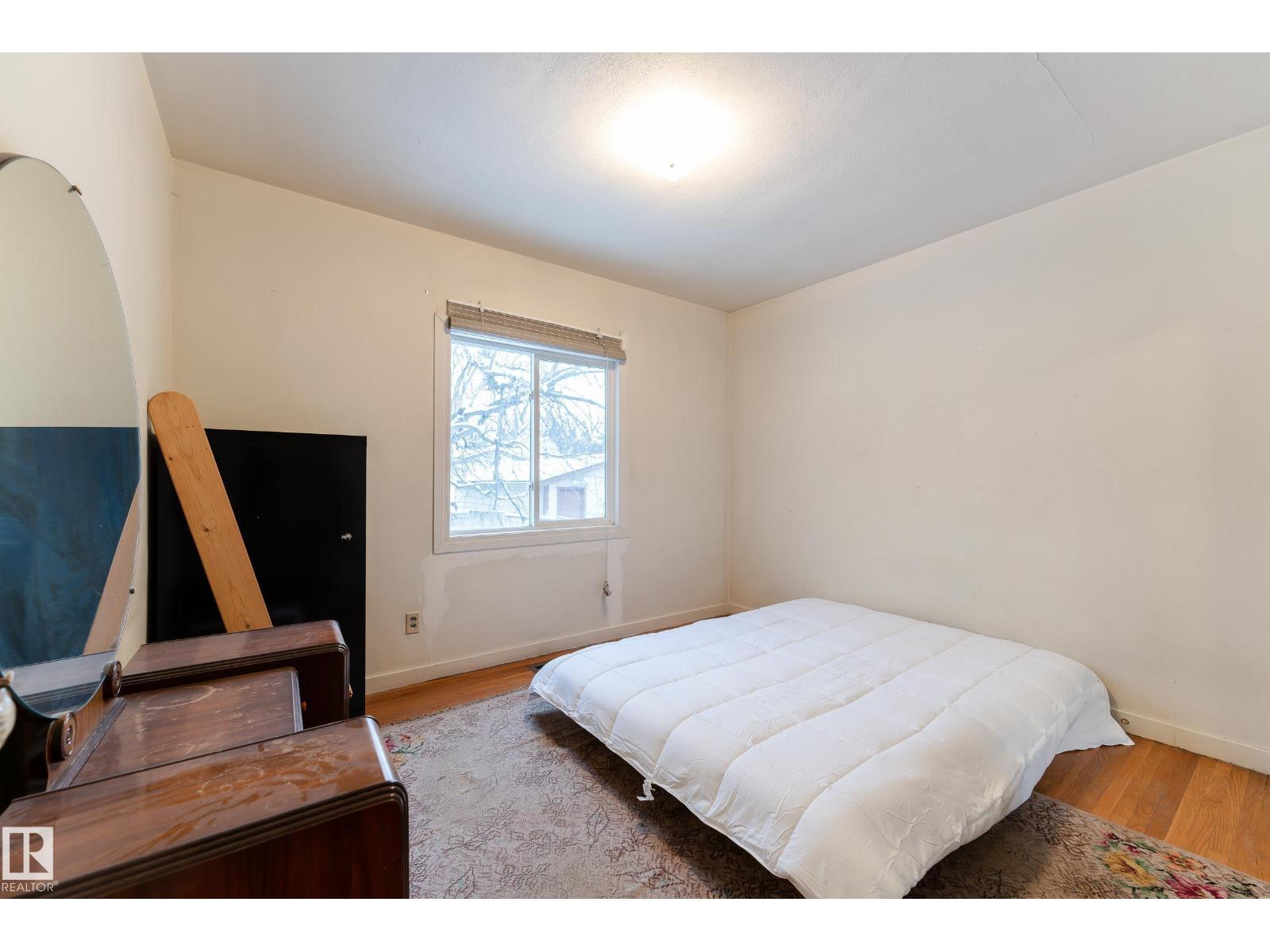 11250 72 AV NW, Edmonton