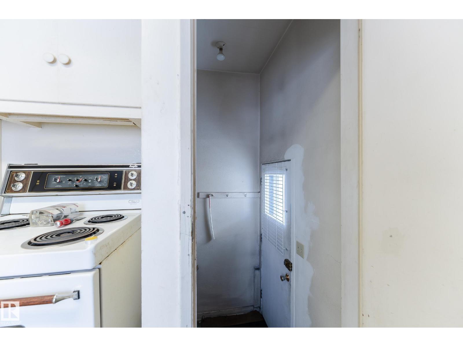 11250 72 AV NW, Edmonton