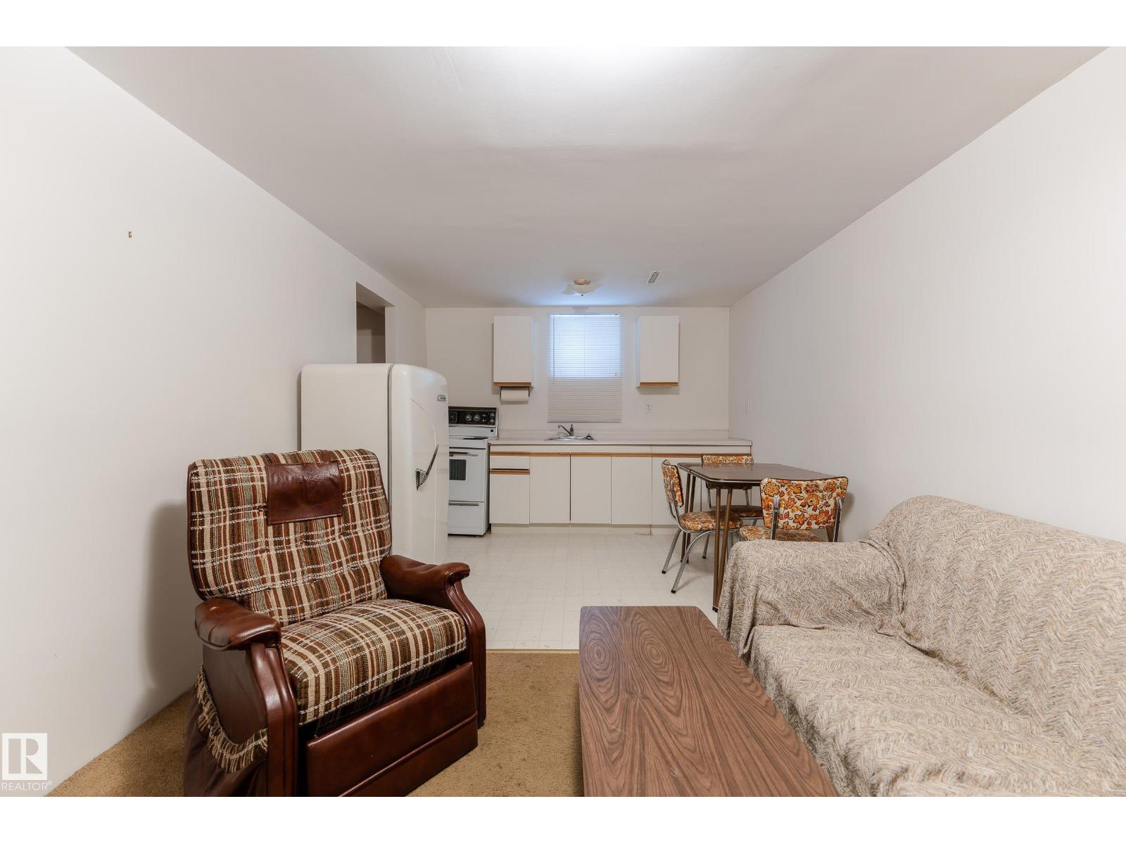 11250 72 AV NW, Edmonton