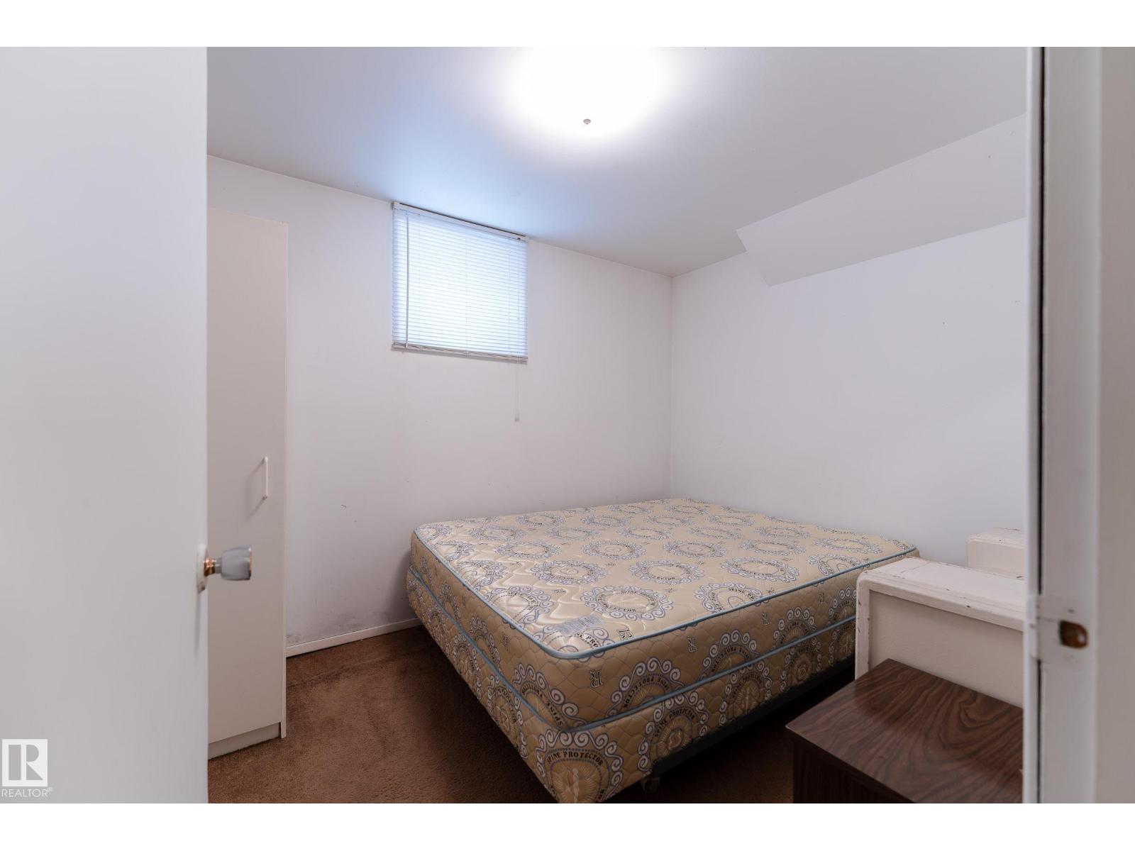 11250 72 AV NW, Edmonton