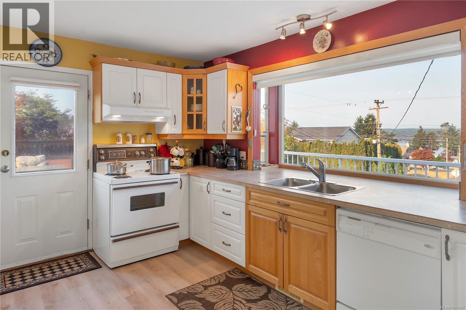 904 Alder St S, Campbell River
