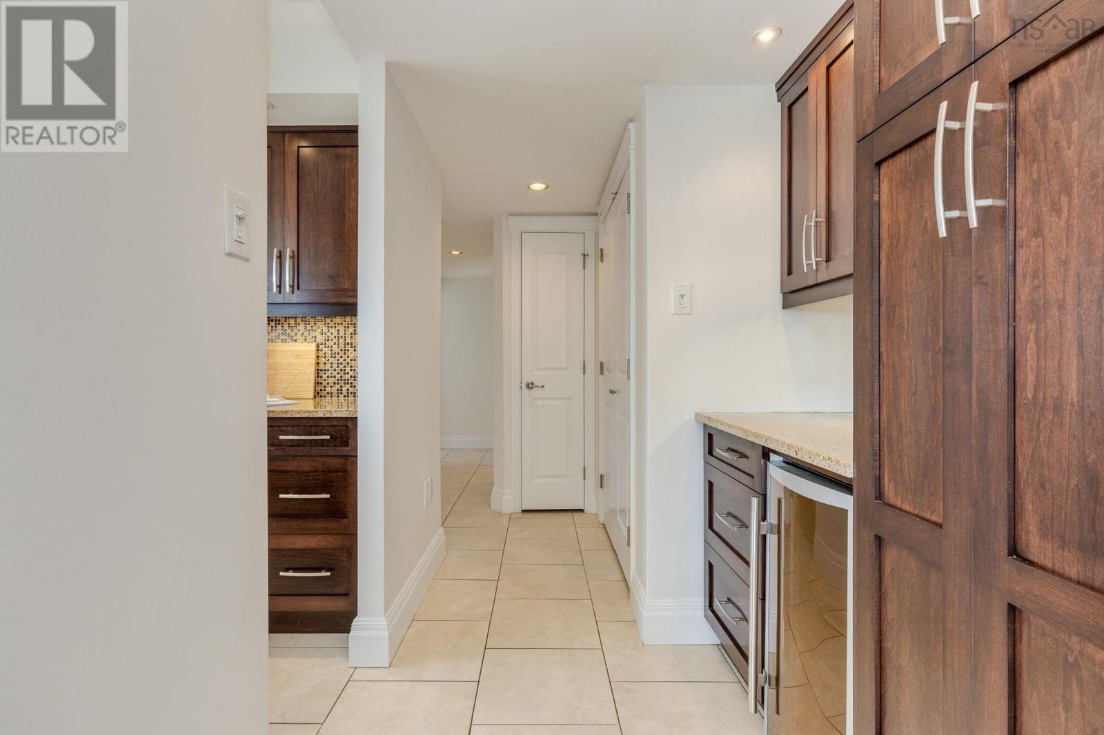 Property 26 of 45 of 710 45 Vimy Avenue