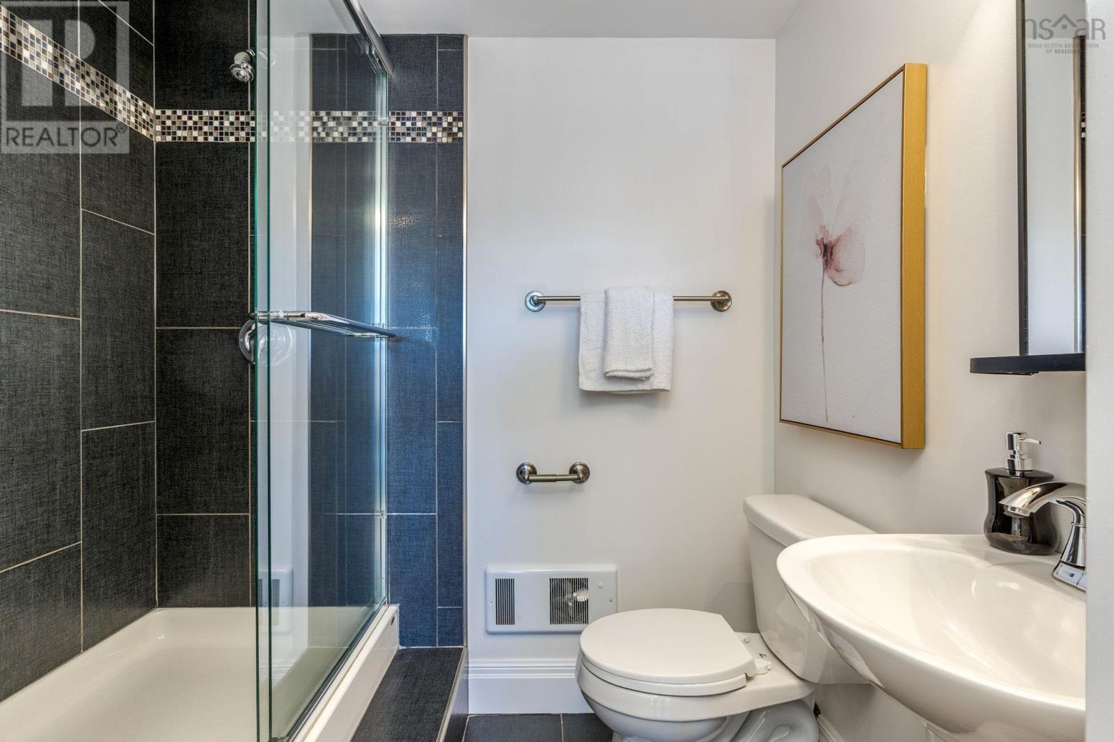 Property 38 of 45 of 710 45 Vimy Avenue