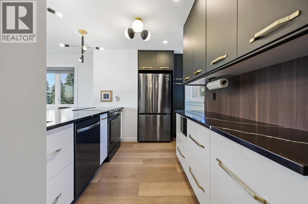 Single Family House for Sale in   Rideau Place SW Rideau Park Calgary 