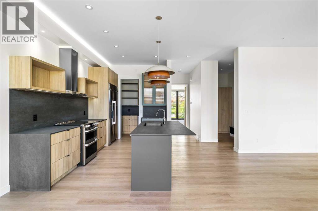 Single Family House for Sale in C Willow Crescent SW Spruce Cliff Calgary 