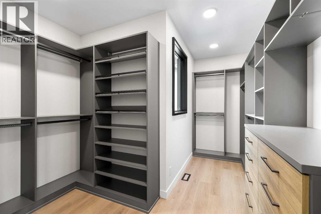 Single Family House for Sale in C Willow Crescent SW Spruce Cliff Calgary 