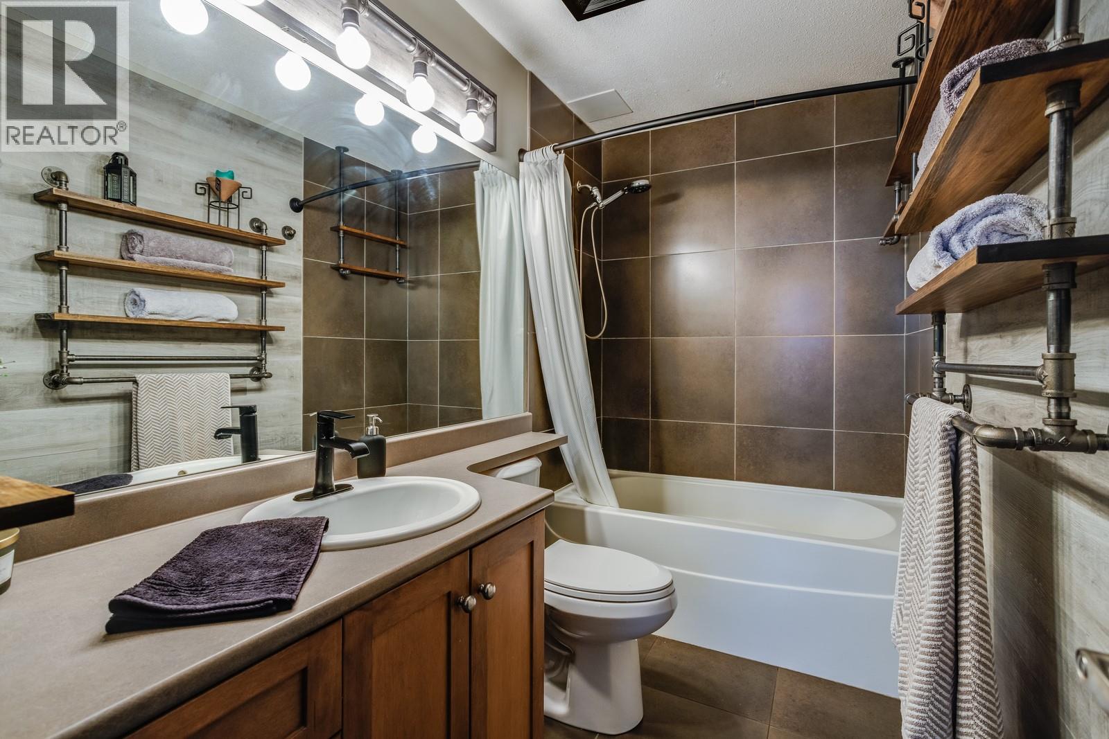 803 1128 Sunset Drive, Kelowna