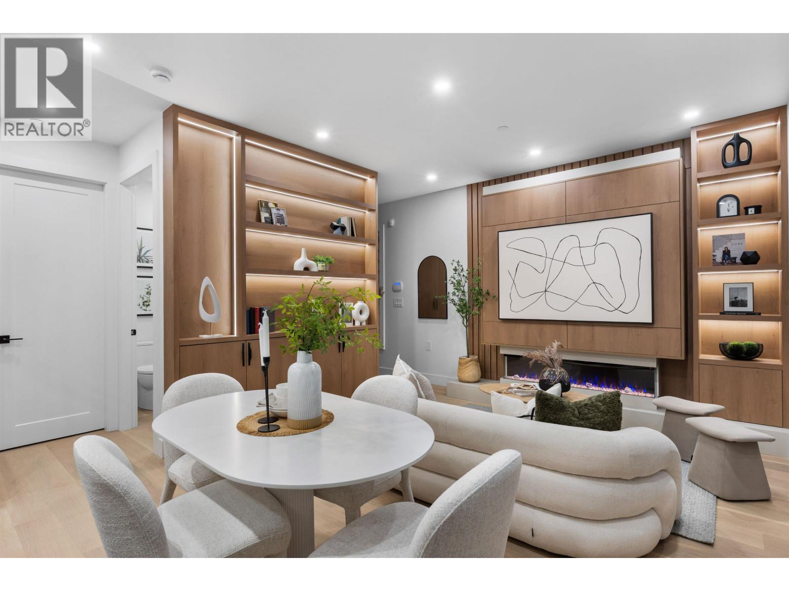 2 2435 NAPIER STREET, Vancouver