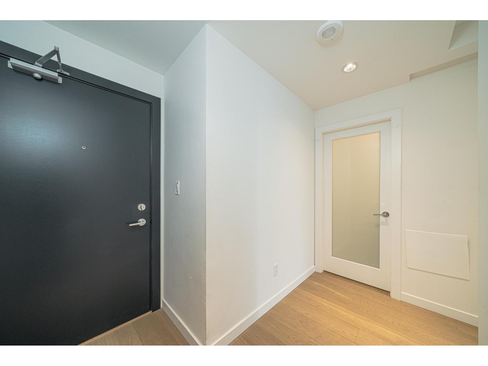 1401 13438 CENTRAL AVENUE, Surrey