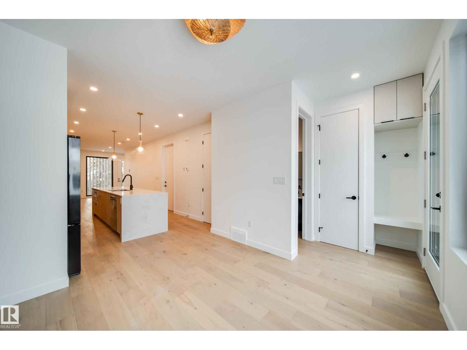 7540 80 AV NW, Edmonton