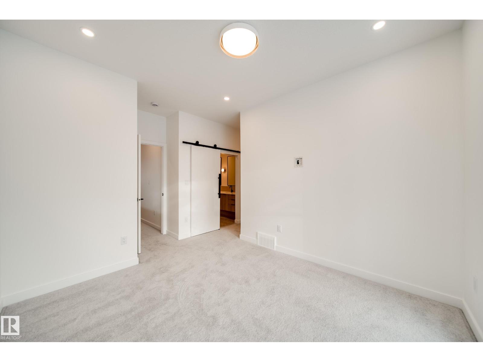 7540 80 AV NW, Edmonton