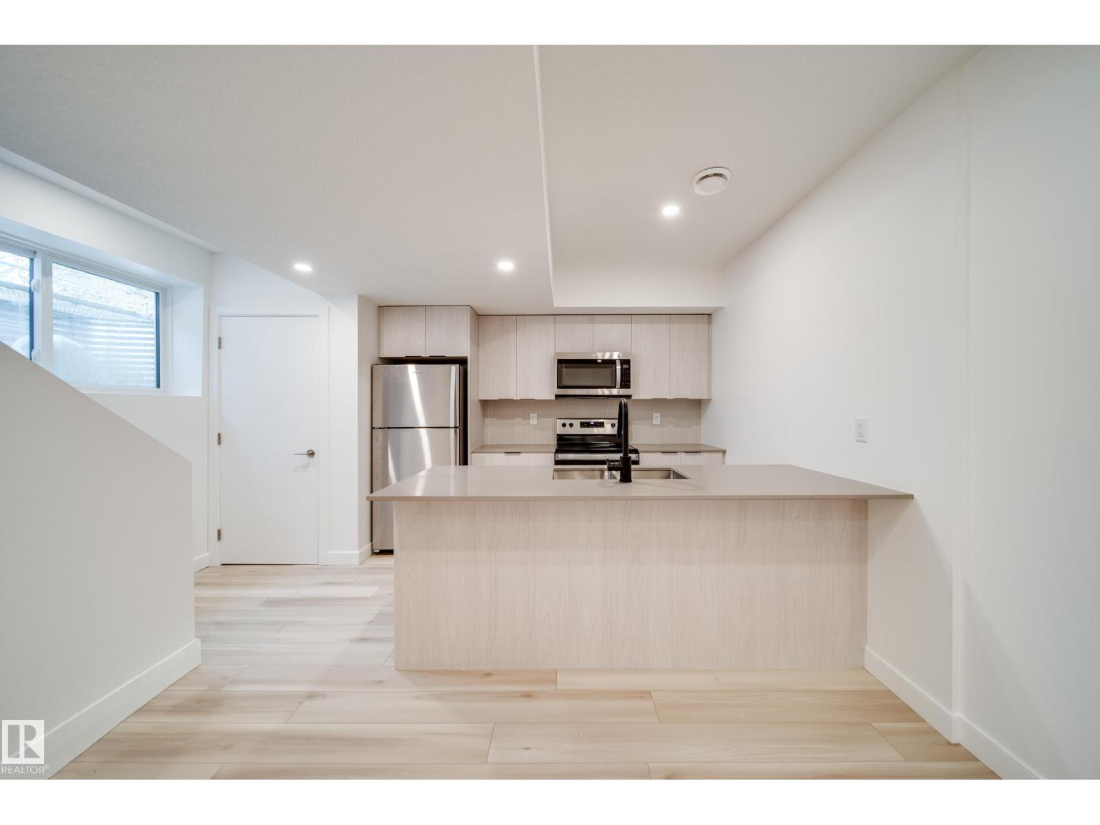 7540 80 AV NW, Edmonton