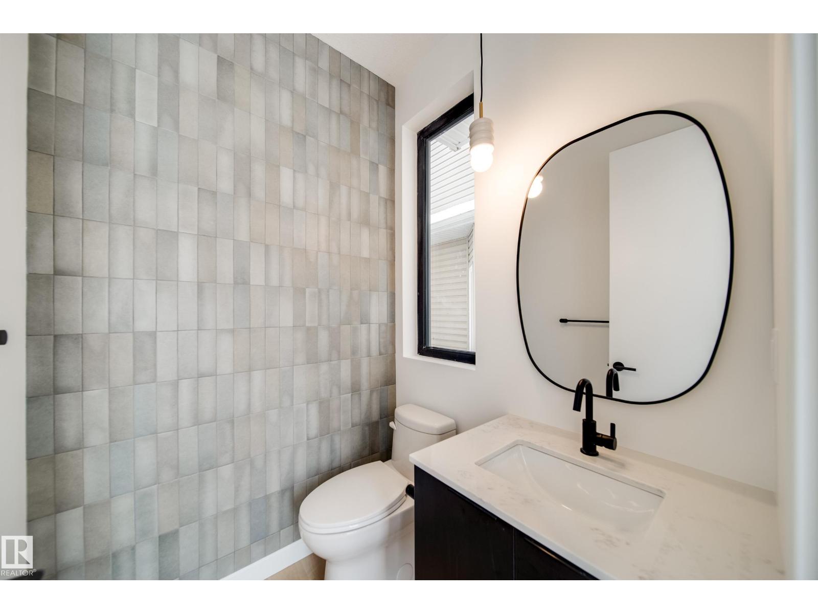 7540 80 AV NW, Edmonton