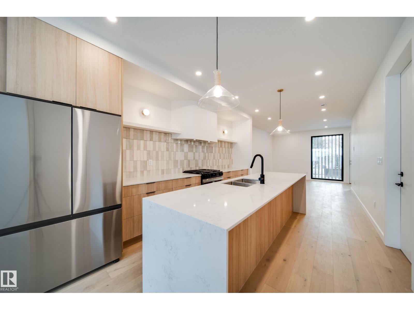 7540 80 AV NW, Edmonton